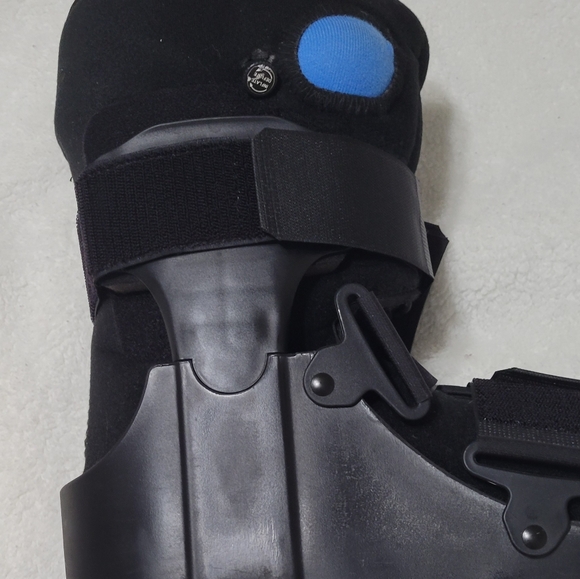 Medical boot for foot - Picture 2 of 5